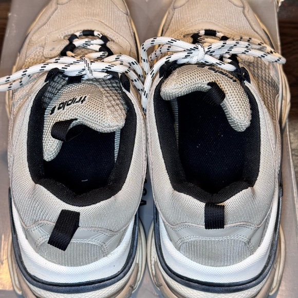 Gently used 100% Authentic Balenciaga Triple S Sneakers - Picture 4 of 4